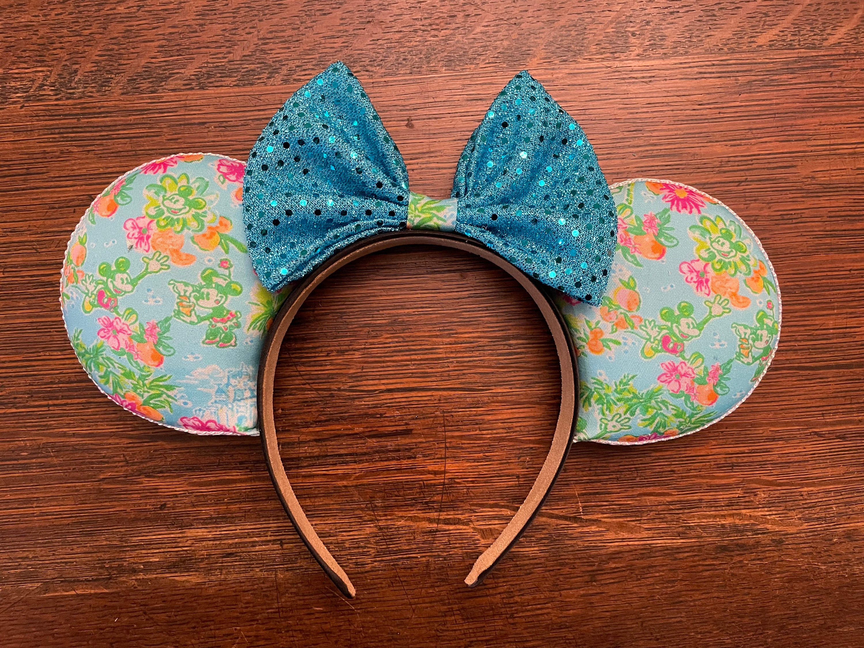 Llly Pultzer Mckey Mouse Ears: A Fun and Stylsh Accessory
