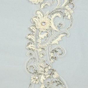 Pärlbroderad spetsslöja, haute couture-tyg, pärlbroderad spetsapplikation för brudtärnor, strass-blomapplikation, handbroderat tyg. bild 3