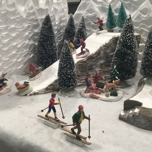 Christmas village display ski slope for Lemax Dept 56 Dickens North Pole Xmas villages