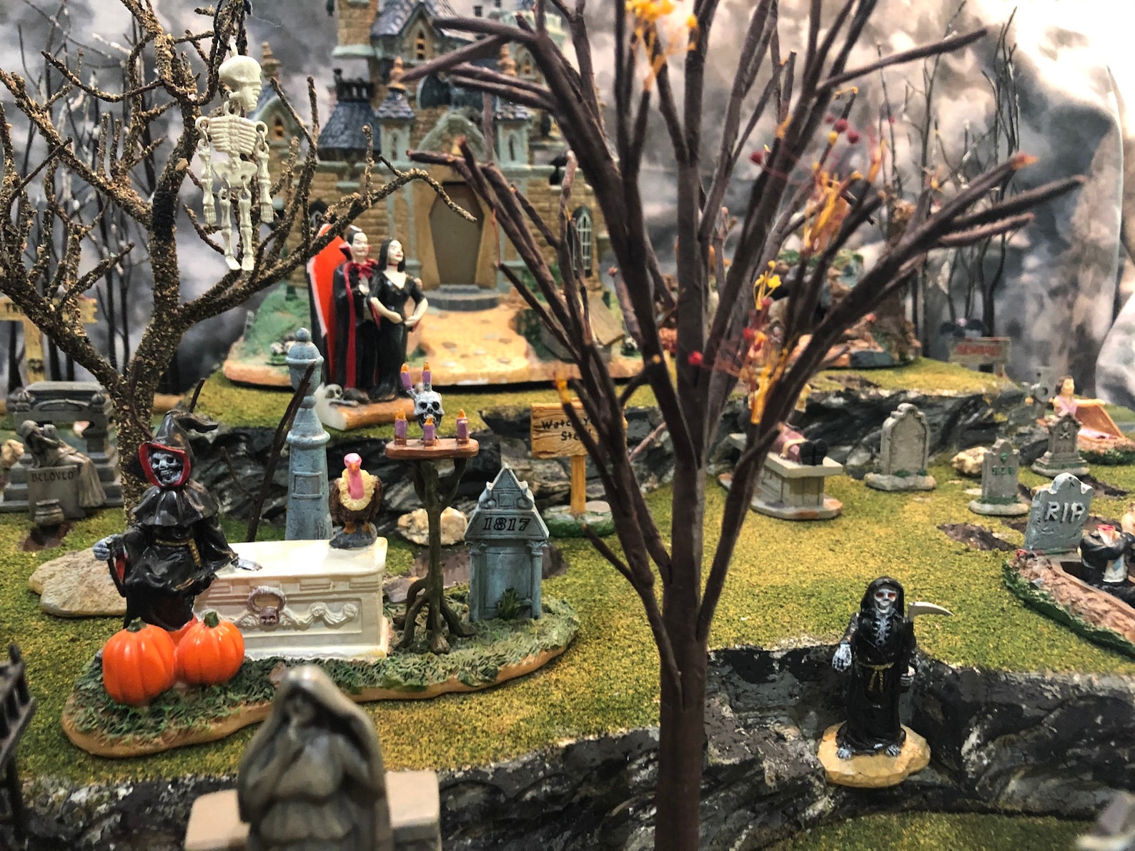 Halloween Village Display Platform Large Cemetery/ Graveyard Great for