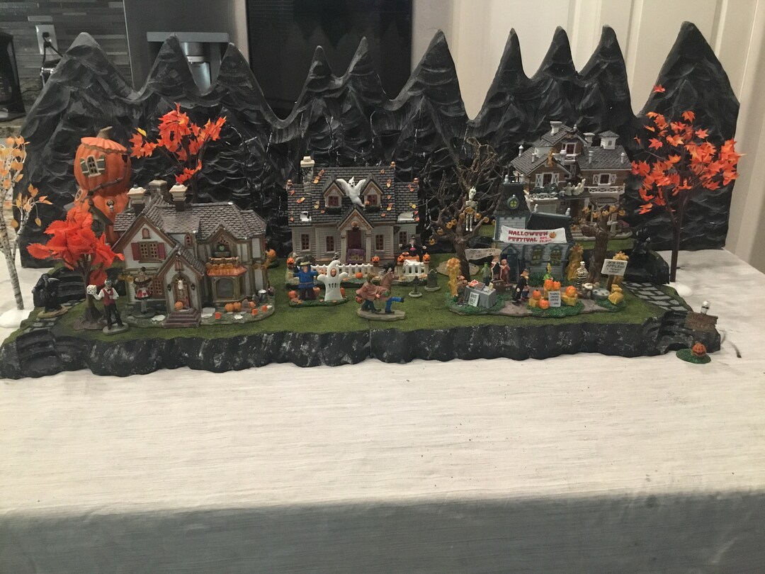 Spooky Hollow Display Platform for Dept 56 or Lemax Halloween Village Free  Shipping 