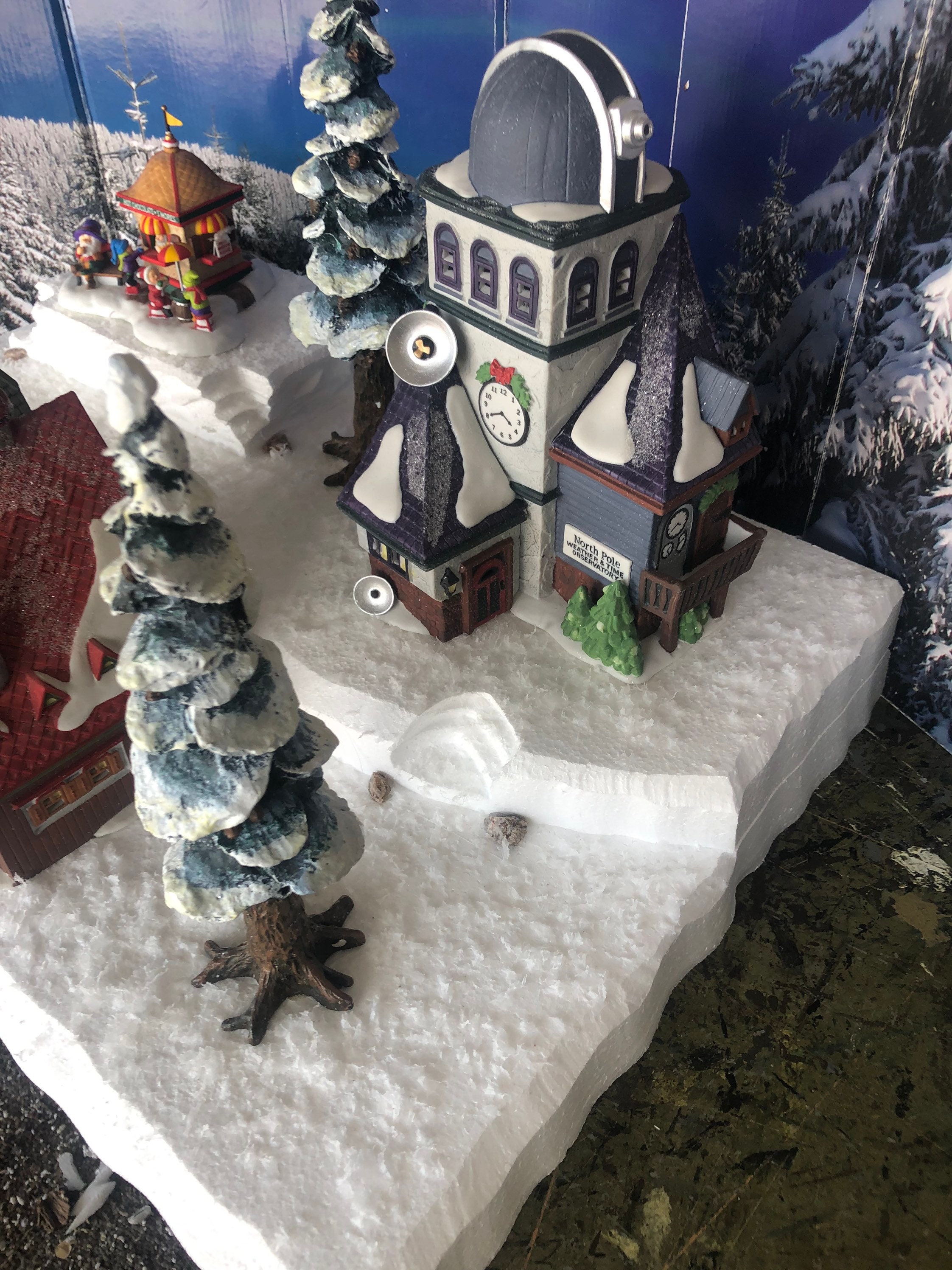 Department 56 North Pole Village Hot Chocolate Tower