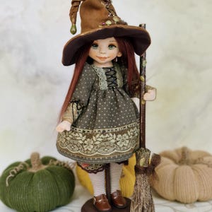 Muñeca de bruja encantada: muñeca de Halloween hecha a mano de 32 cm, decoración gótica mágica para el hogar y regalo coleccionable.