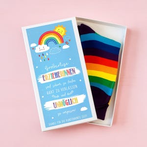 Abschiedsgeschenk Erzieherin – Regenbogen Socken mit Geschenkbox – Danke sagen zum Kindergartenabschluss – Geschenk Einschulung