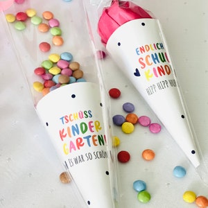 Des cônes d'école comme cadeau d'adieu Smarties pour la maternelle