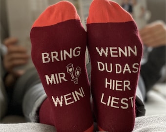 Muttertag - Geschenk Auszeitsocken „Bring mir Wein", Entspannung, Sprüchesocken