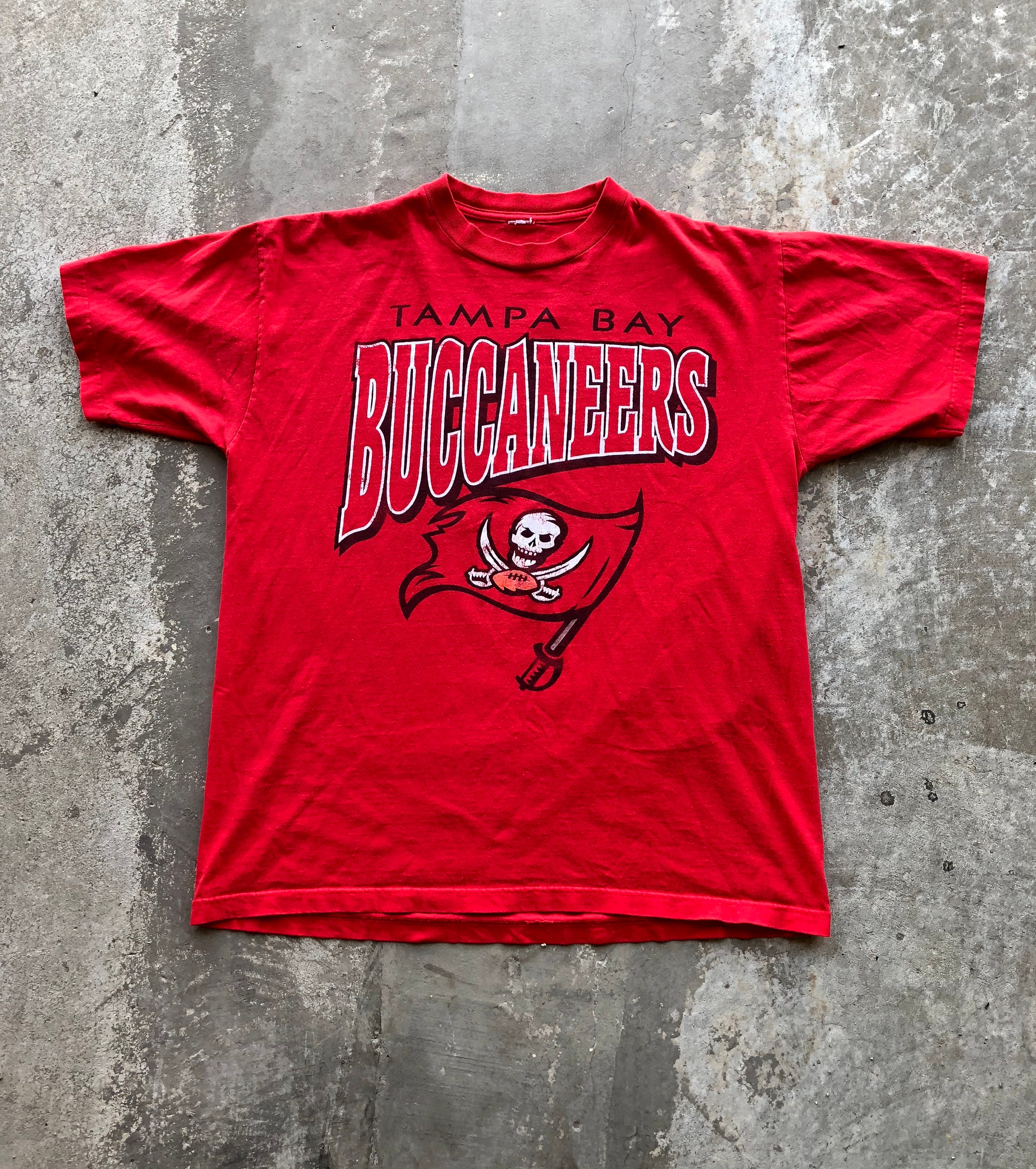 vintage buccaneers t shirt