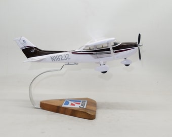 Cessna 182 Skylane clear canopy windows hand carved and hand painted mahogany airplane model