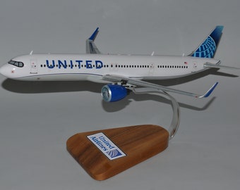 Airbus 321 A321 United Airlines airplane model hand carved mahogany wood replica desktop display