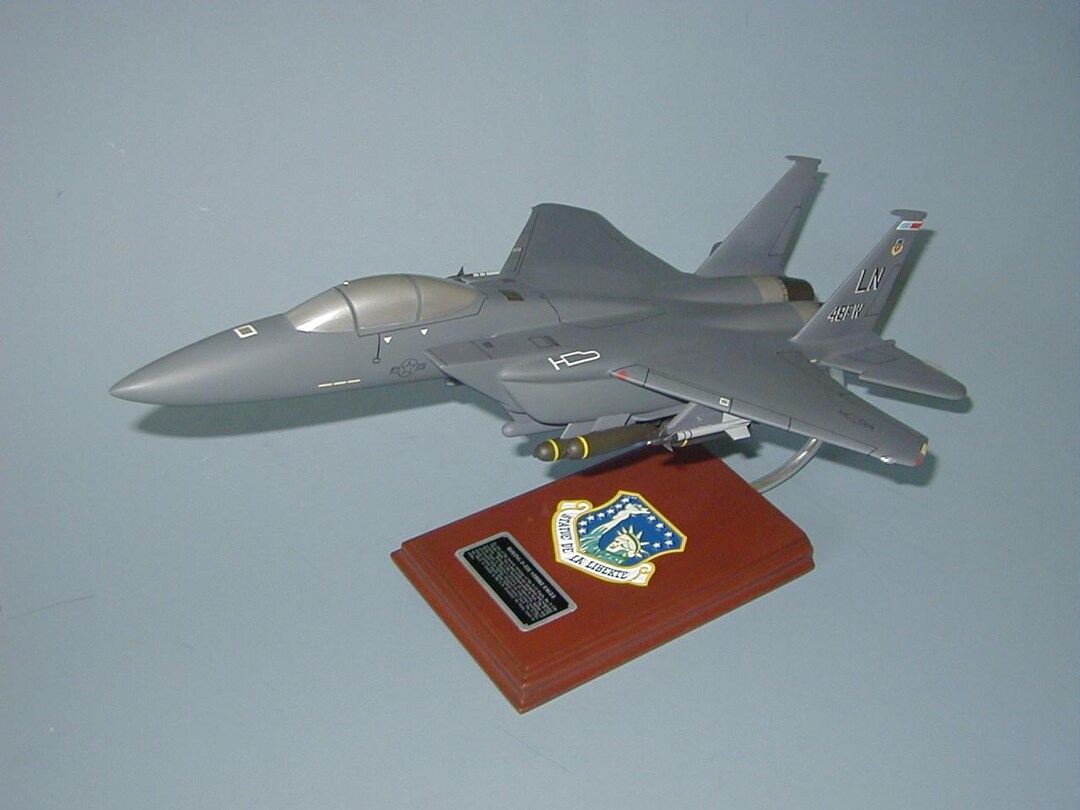 Boeing F15E Strike Eagle 48th Fighter Wing USAF Airplane Model Hand