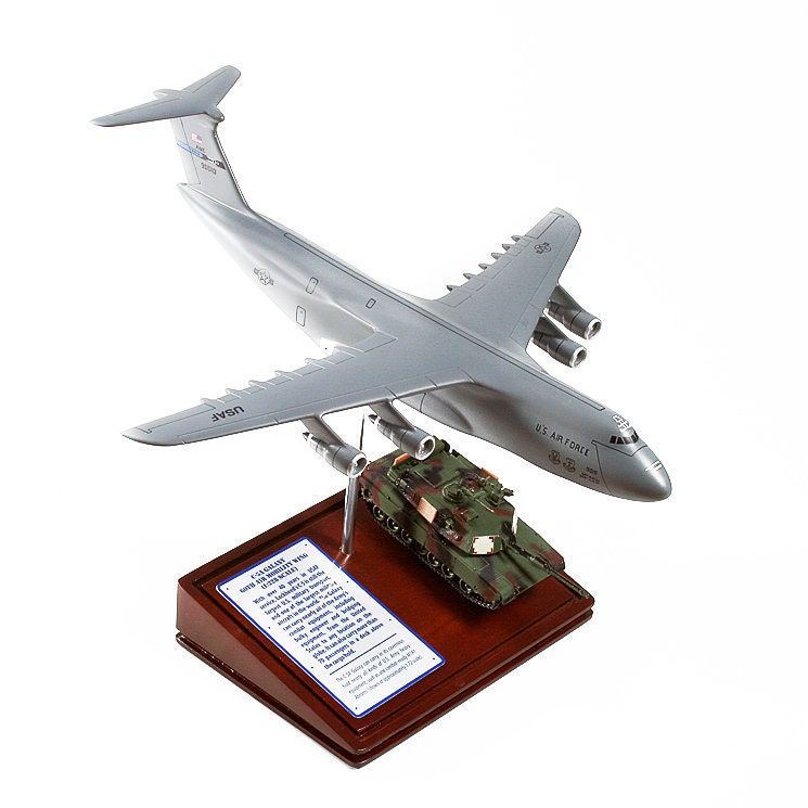 ロッキード C-5 ギャラクシー USAF 輸送機（戦車兵器付き）ミニチュア