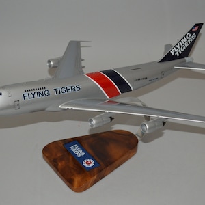 Flying Tigers Cargo liner Boeing 747-200 model hand carved mahogany wood replica desktop display