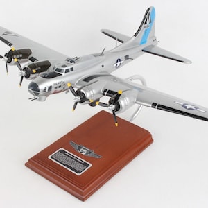 Boeing B-17 Flying Fortress Sentimental Journey USAAF heavy bomber wingspan airplane model hand carved mahogany wood desktop display
