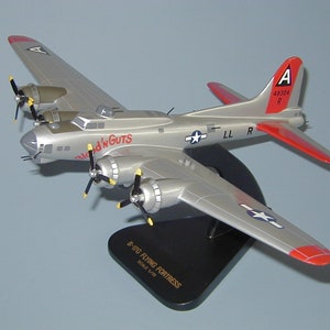 Boeing B-17G Flying Fortress WWII heavy USAAF bomber mahogany wood airplane desktop model