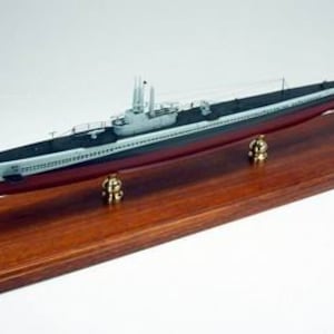 USS Balao US Navy WWII mahogany wood submarine desktop display model hand made and painted