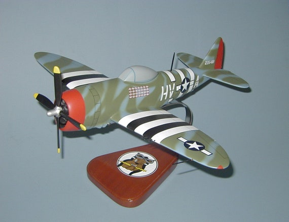 Soporte De Exhibición Del Modelo De Exhibición De La P47d Soporte De Exhibición Del Modelo De Exhibición De La P47d