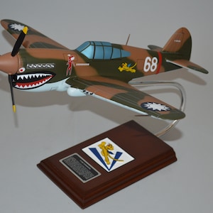 Curtiss P-40 Warhawk Flying Tigers AVG China mahogany wood airplane desktop display model hand carved and painted