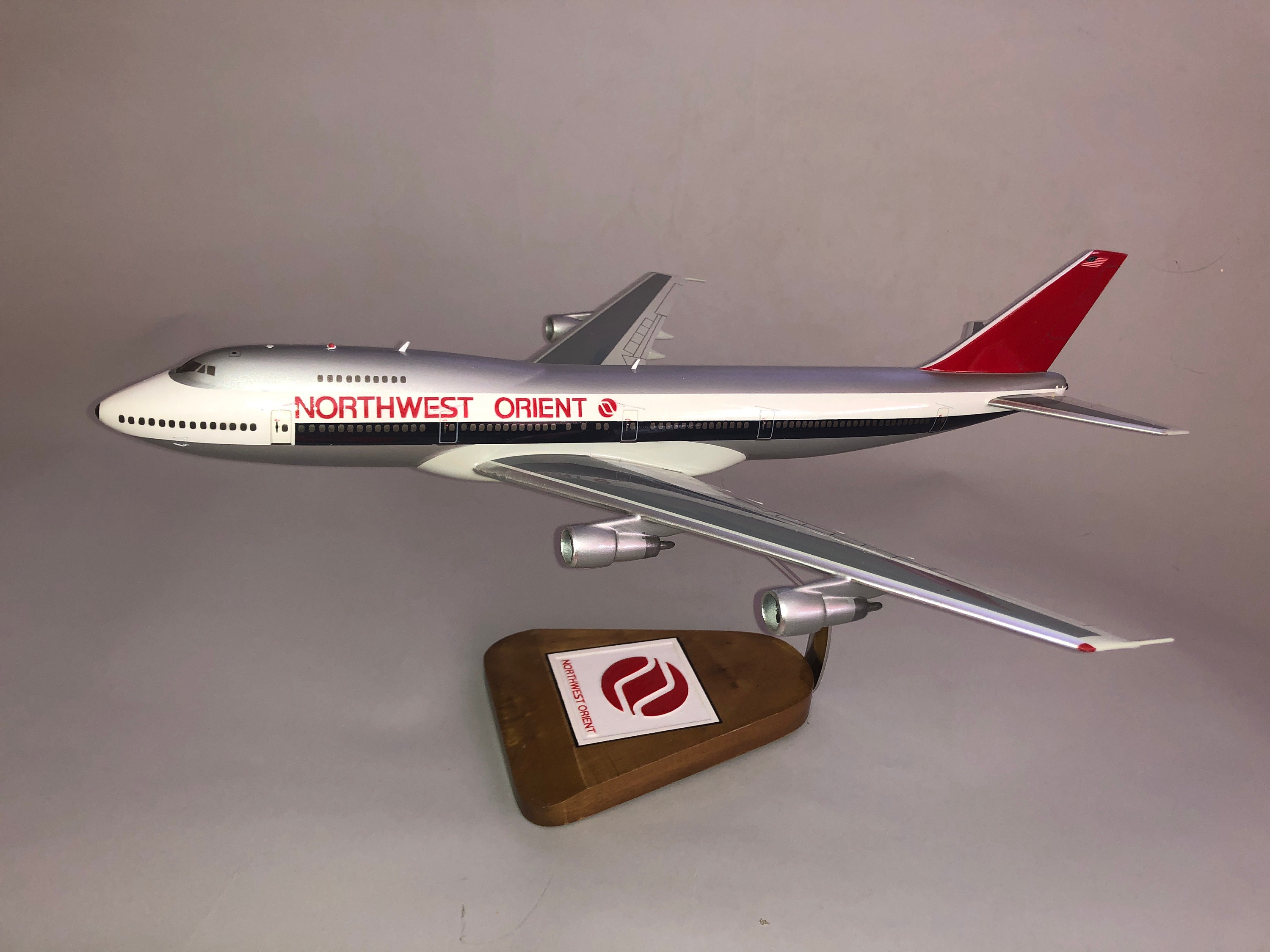 Boeing 747-200 Northwest Orient Airlines hand carved mahogany wood replica desktop display airplane model