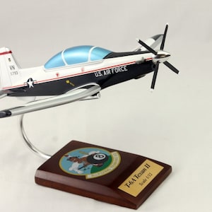 Raytheon T-6 Texan II USAF 8th Flying Training Squadron Vance AFB plane hand carved mahogany wood replica desktop display airplane model