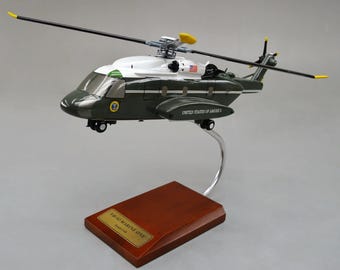 Sikorsky VH-92 Marine One Presidential HMX-1 helicopter aircraft hand carved and painted mahogany airplane aviation desktop display model