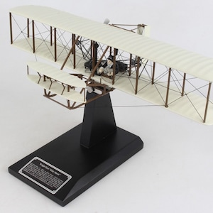 Wright Brother&#39;s flyer first manned flight airplane model hand carved mahogany wood replica desktop display