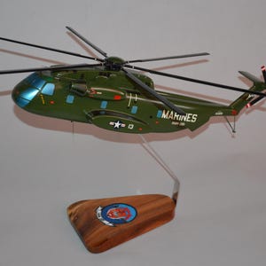 Sikorsky CH-53 Sea Stallion Marine Corps helikoptermodell handskuren mahognyträreplika skrivbordsdisplay