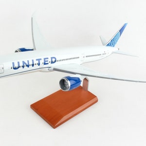 Boeing 787-9 United Airlines LARGE airplane new EVO paint scheme model replica desktop display