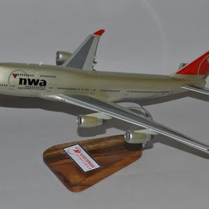 Boeing 747-400 Northwest Airlines desktop display airplane model hand carved mahogany wood replica