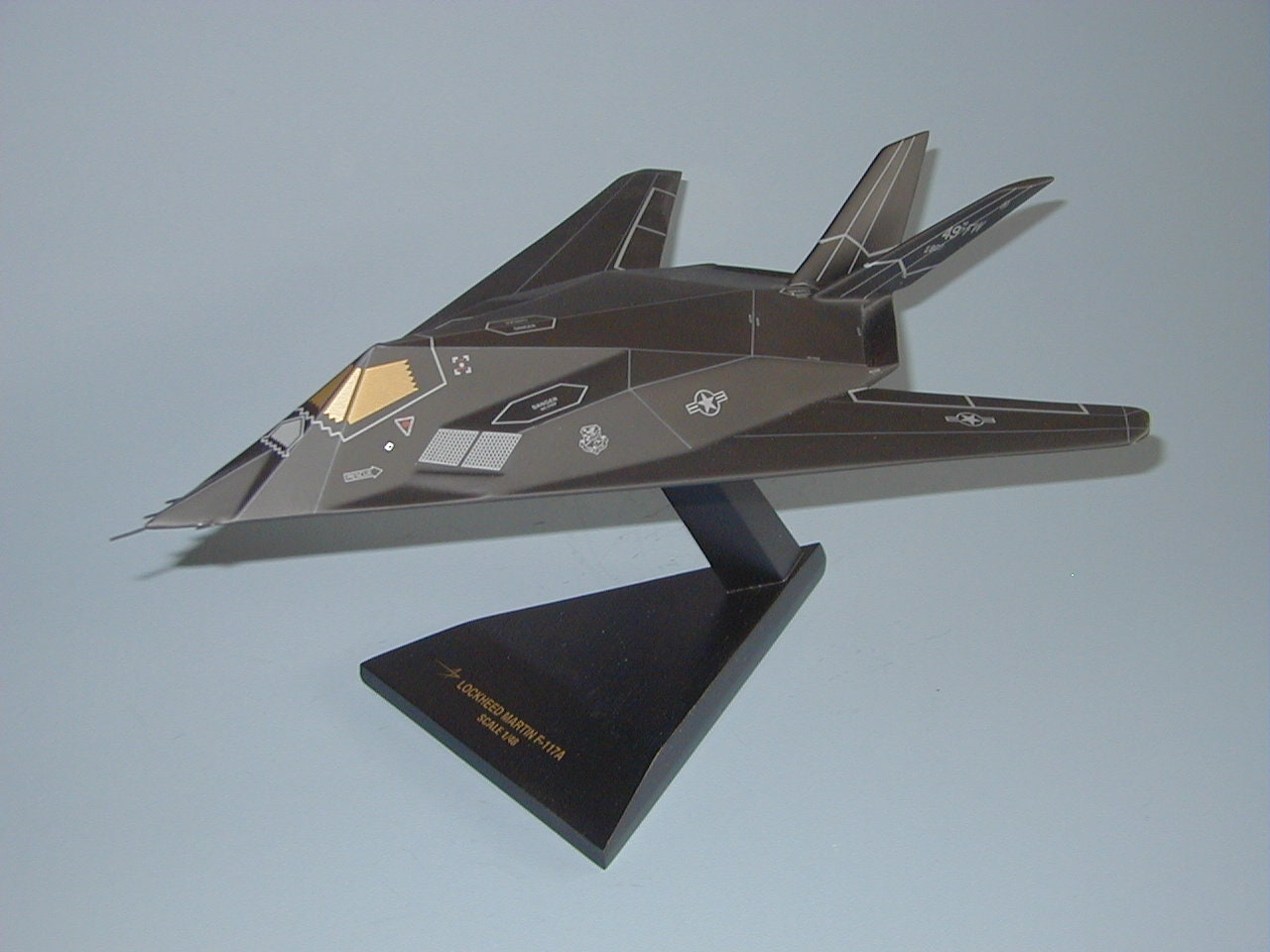 アメリカ空軍 ロッキード F-117 ステルス爆撃機1/72 (1/72 アメリカ空軍 ロッキード F-117 ステルス爆撃機1/72 (1/72
