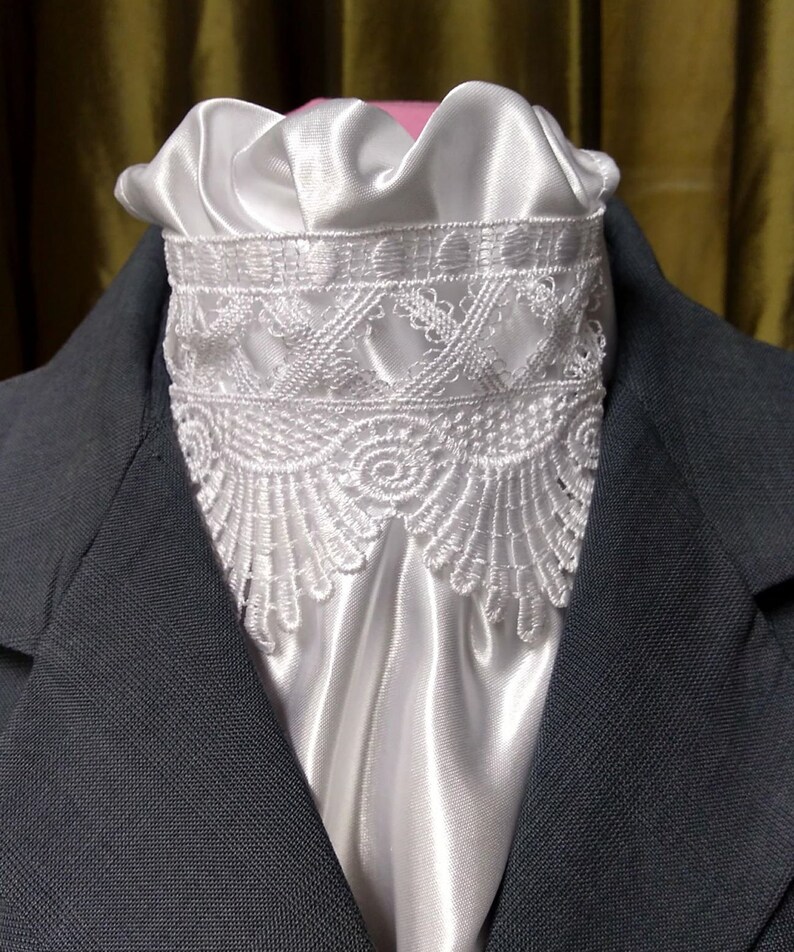 tying a stock tie dressage