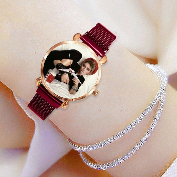 Belle montre-bracelet à quartz pour femme avec boucle magnétique sur le thème de Madonna des années 80 - The Lollipop Session