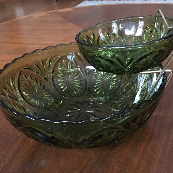 Vintage Mid Century Modern Green Glass Chip and Dip Serving Bowls from 1960s by Anchor Hocking