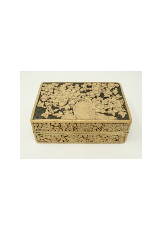 Vintage Chinese Carved Box