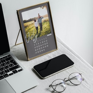 5x7 Photo At-A-Glance Calendar Template | 2025 Printable Canva Calendar | Mini Desk Printable