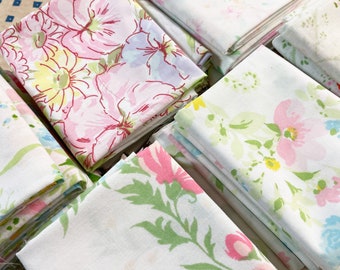 Retro floral pink vintage sheet fat quarter | You Pick | Vintage linens, vintage fabric scraps and pieces