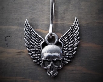 Skull Upwing Zipper Pull Charm