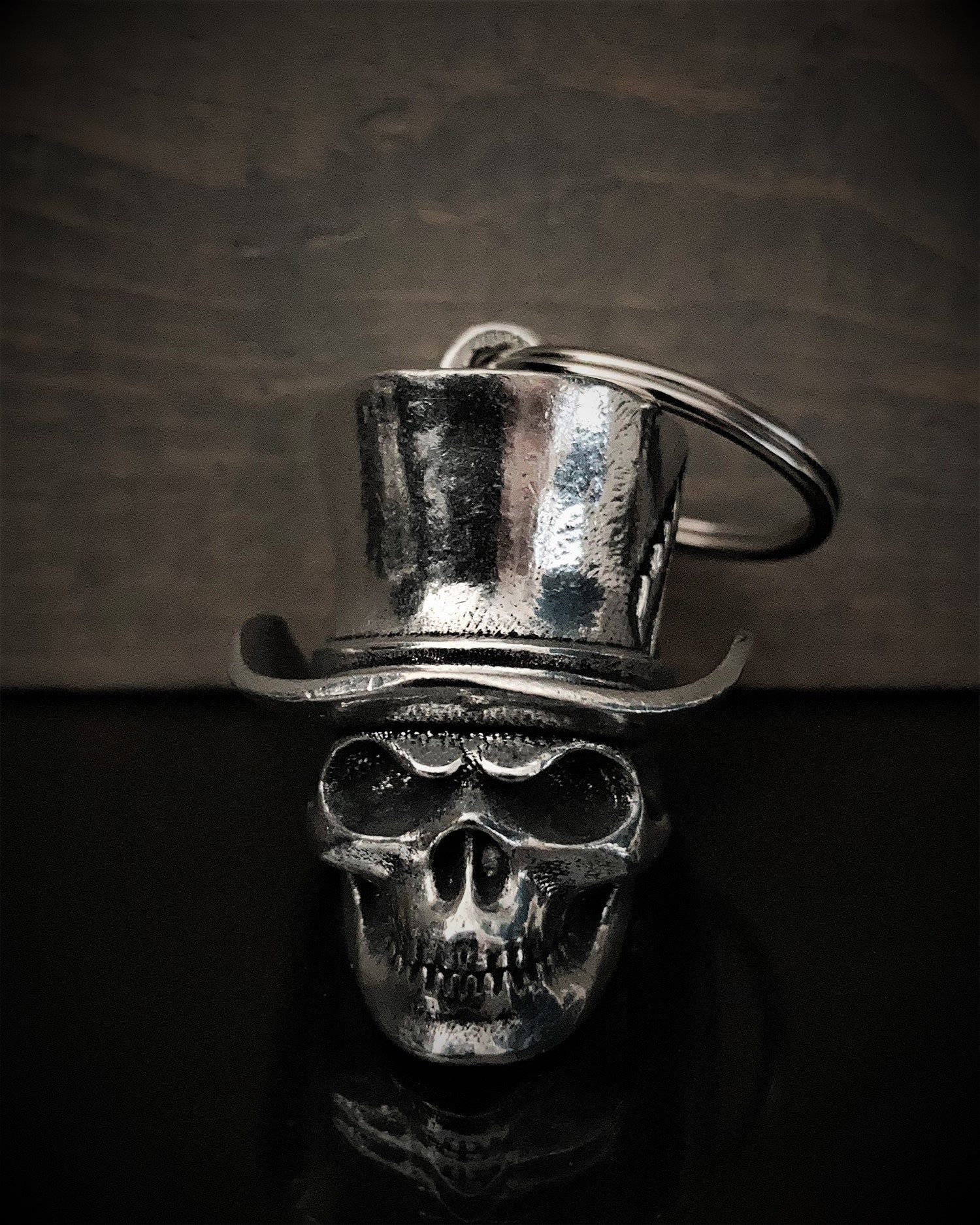 Metal Skull Totenkopf Keychain HD Geschenk Harley Davidson Metal Skull  Totenkopf Schlüsselanhänger – Cooler HD-Keychain Aus Metall Harley Emblem  Metall, image size:1500x1875