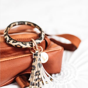 Wristlet Keychain / Personalized Key Ring Bangle / Bracelet Keychain Leopard