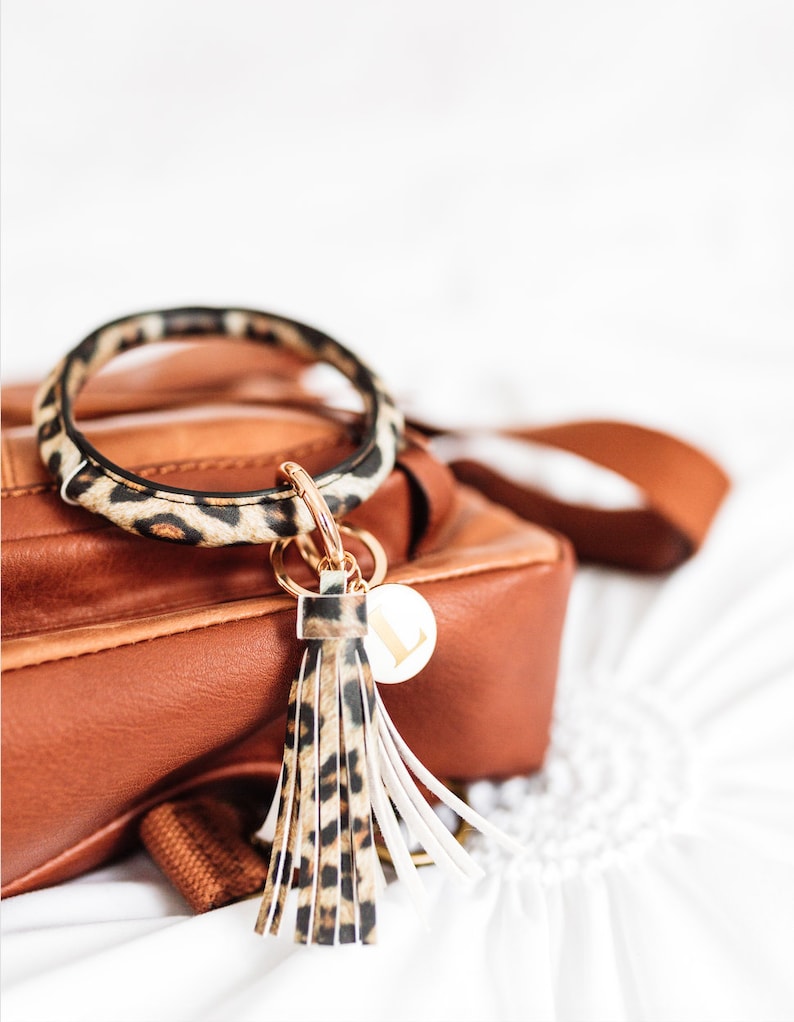 Wristlet Keychain / Personalized Key Ring Bangle / Bracelet Keychain Leopard