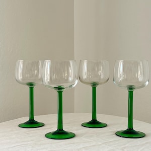 Set of Four Luminarc Emerald Green Stem Glasses Made in France