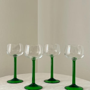 Set of Four Luminarc Emerald Green Stem Glasses Made in France