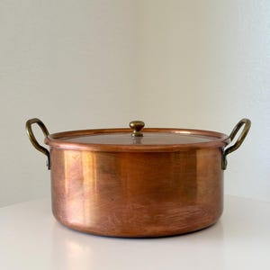 Vintage Copper French Style Rondeau Stew Pot with Lid Rustic Kitchen Shelf Display