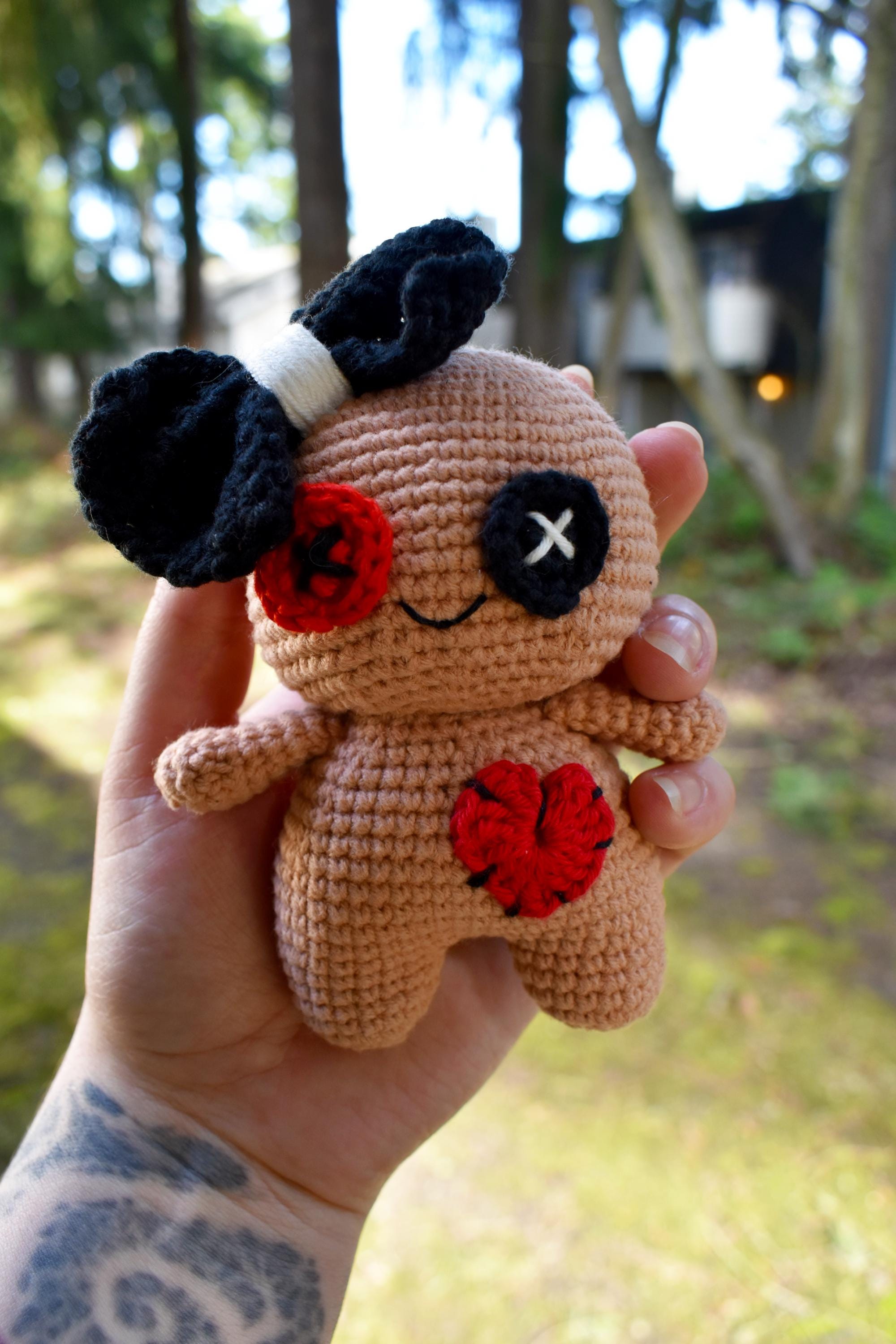 29 Voodoo Doll Crochet Patterns for Spooky-Cute Halloween Makes 29 Voodoo Doll Plushie Voodoo Doll Plushies