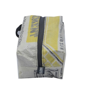 Sac de lavage | Trousse de toilette | Sac cosmétique | Femmes | Hommes | Trousse de toilette de voyage | Surcyclage | Recyclage | Commerce équitable | d'un vieux sac de ciment