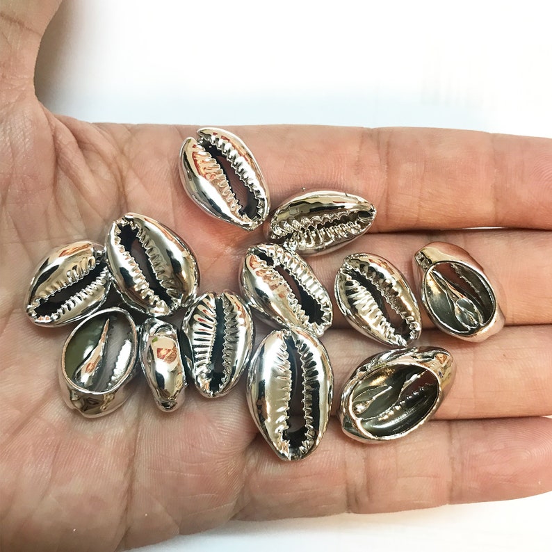 Bulk 30pcs 16x10mm Natural Real Sea Cowire shell Silver Ocean Beads charm jewelry Pendant Accessories Findings Wholesale Supplies nn483-v10