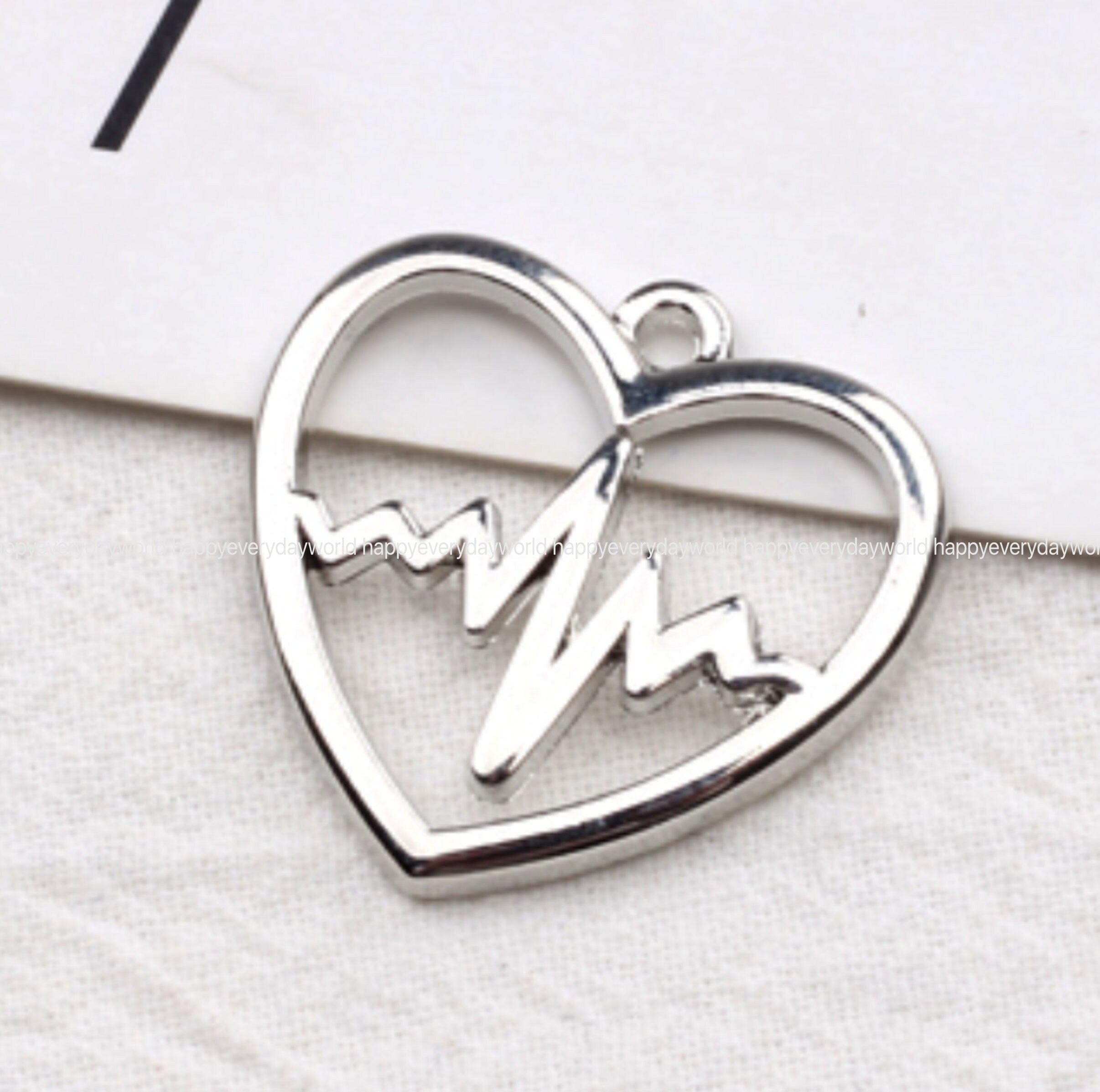 アクセサリー - CLASSICGENTLEMAN HEART PIN - SILVER アクセサリー - CLASSICGENTLEMAN HEART PIN - SILVER