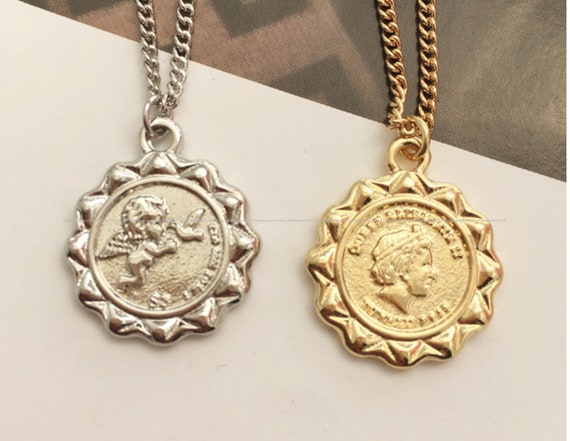 Design Queen Gold Coin Charms Disc Pendants Vintage Bracelet Charm