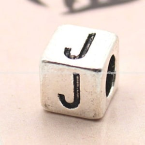 J plata antigua 3D carta colgante carta cúbica carta slider spacer perlas alfabeto inicial collar pulsera joyería hallazgos suministros es1023-9