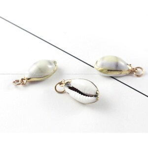 Unique Gold plated Real Sea Snail shell Cowrie charm Pendant with Ring connector Jewelry Accessories Findings Wholesale Supplies nn485-6w