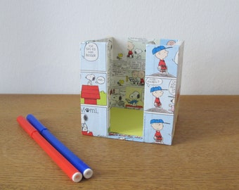 Zettelbox bunt mit Snoopy Notizzettel Box Snoopy Comic Holzschachtel Peanuts Comic Upcycling Geschenk für Snoopy Fan Schreibtischzubehör